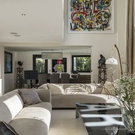 Tripez Xxl 5 Bedrooms With Pool Holiday home Saint-Tropez