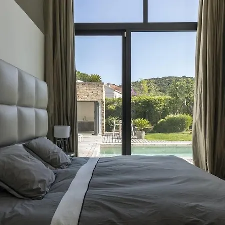 Tripez Xxl 5 Bedrooms With Pool Holiday home Saint-Tropez